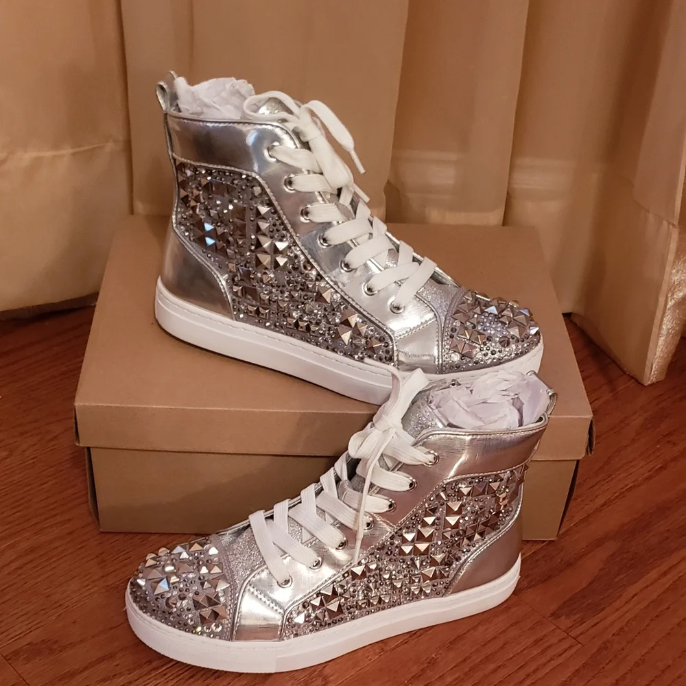 Sneakers - Picture 1 of 6